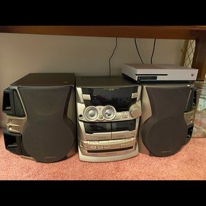 KENWOOD SPEAKER SYSTEM FOR SALE PERFECT CONDITION